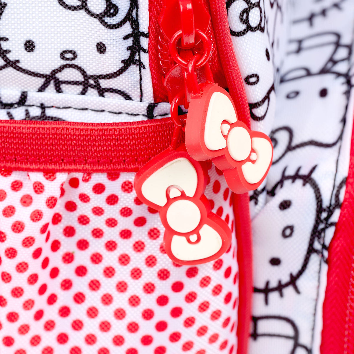 hello-kitty-classic-backpack-cooler-l5 00027925-Z.jpg