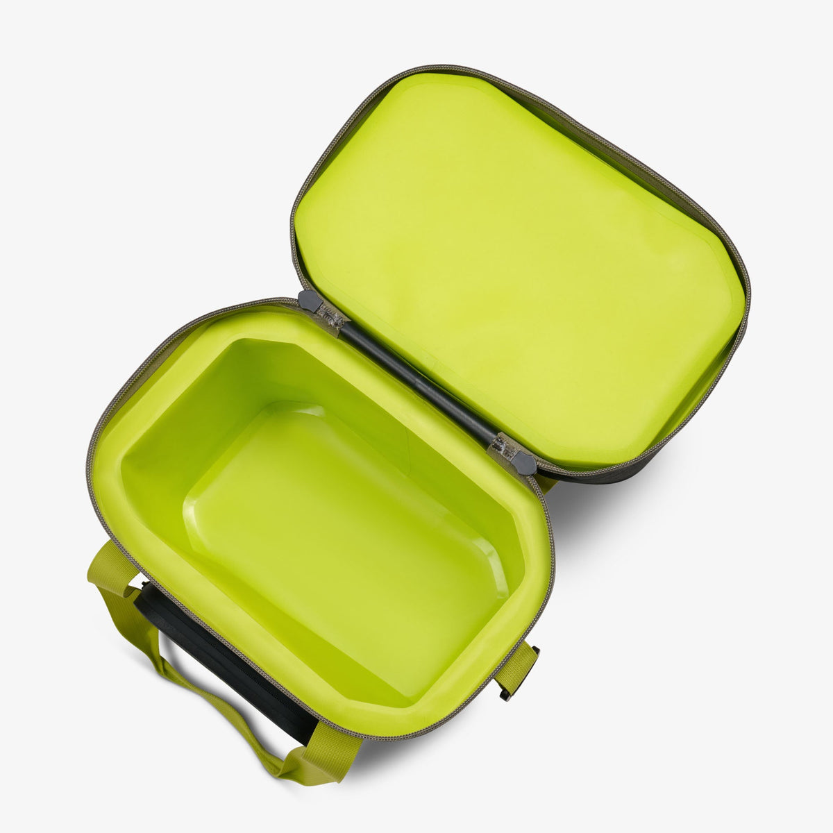 trailmate-18-can-cooler-bag-v3 00066772-O2.jpg
