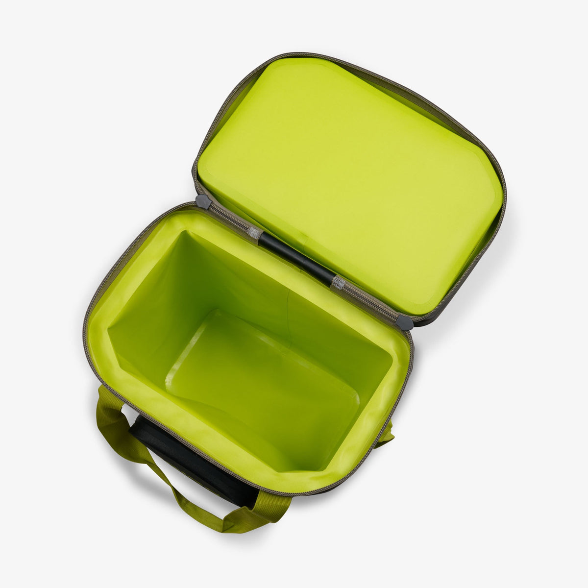 trailmate-32-can-backpack-c1 00066774-O2.jpg